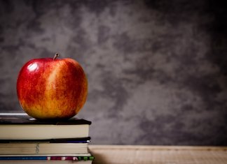 Personalizowany prezent dla nauczyciela na zakończenie roku – jak podziękować z klasą? personalizowany prezent dla nauczyciela 1.jpg