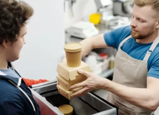 e-opakowania.info - 314-jak-wybrac-opakowania-jednorazowe-do-gastronomii-i-cateringu.webp